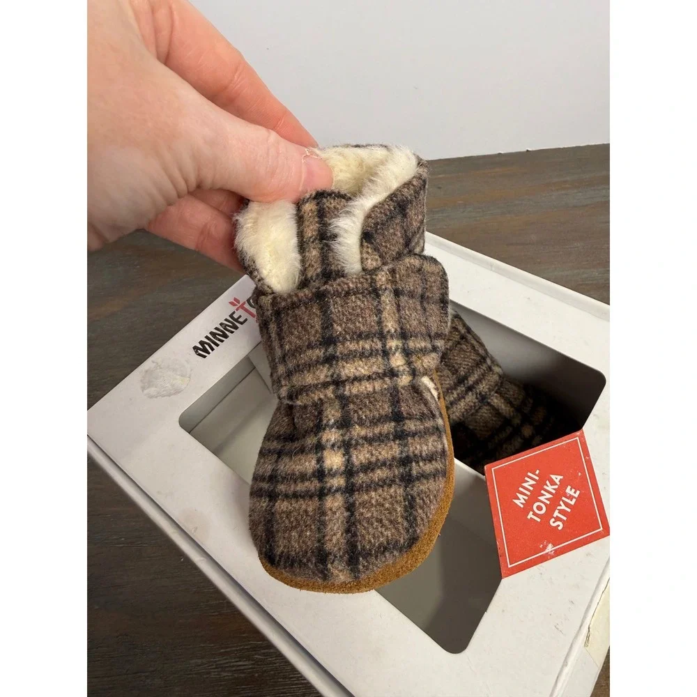 Minnetonka Sawyer Plaid Infant Booties Size 3 Faux Fur‎ Cozy Cabin